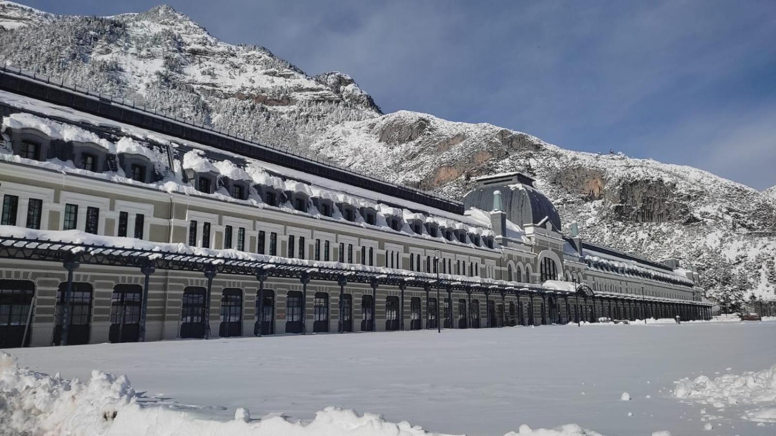Arce Avairent Canfranc Estacion Apartment ภายนอก รูปภาพ
